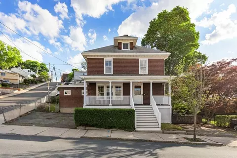 83 Dartmouth St, Everett, MA 02149