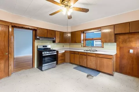 83 Dartmouth St, Everett, MA 02149 photo 17