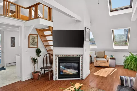 127 Bradford St #4, Provincetown, MA 02657