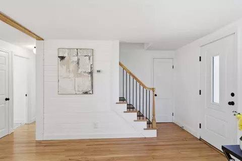 Entry Way - 97 Maebeth St, Springfield, MA 01119 photo 3 of 5