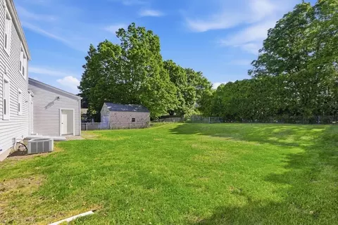 Exterior - 97 Maebeth St, Springfield, MA 01119 photo 5 of 7