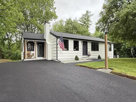 20 Marc Ave, Southbridge, MA 01550