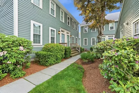 63 Brookdale Cir #63, Shrewsbury, MA 01545
