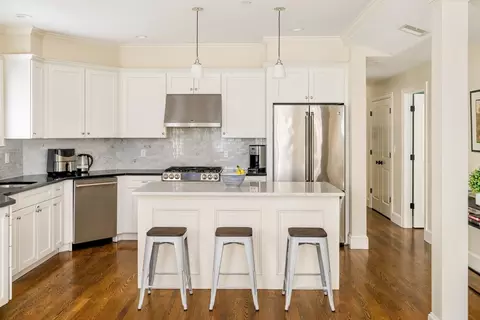 114 Davis Ave #2, Brookline, MA 02445 photo 5