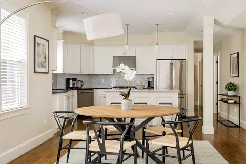 114 Davis Ave #2, Brookline, MA 02445 photo 2
