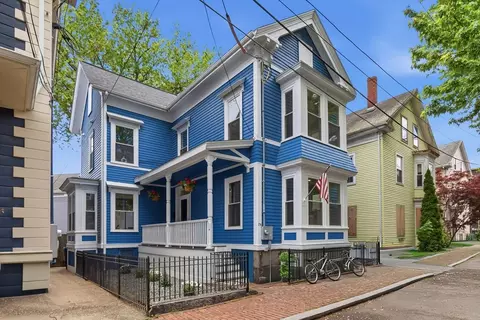 7 12 Pleasant St, Salem, MA 01970