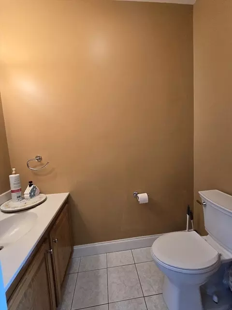 Bath - 4 Panarelli Way, Webster, MA 01570 photo 1 of 6