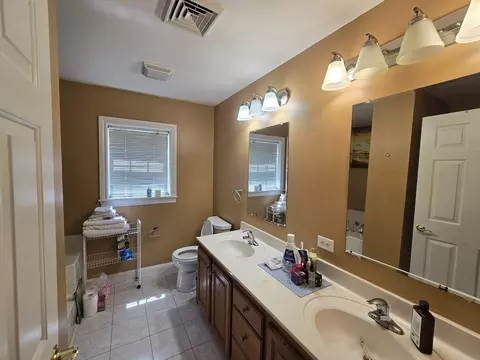 Bath - 4 Panarelli Way, Webster, MA 01570 photo 3 of 6