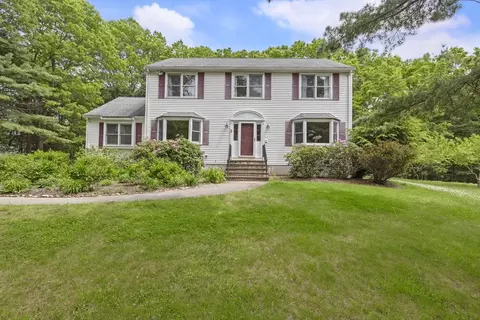 3 Quail Ln, Easton, MA 02334