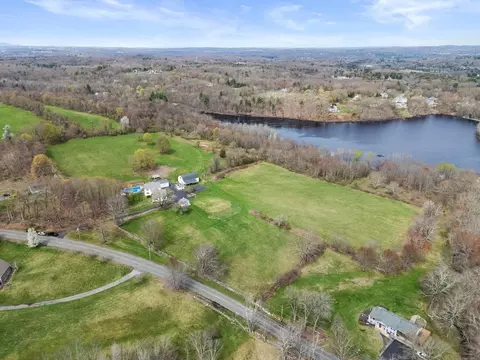 63 Uxbridge Rd, Sutton, MA 01590 photo 8
