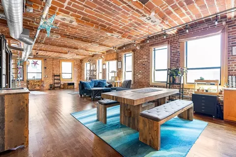 121-123 Beach St #801, Boston, MA 02111
