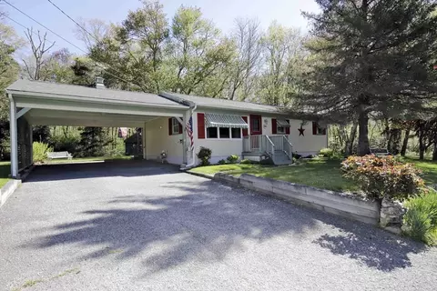 54 Holly Ln, Westport, MA 02790