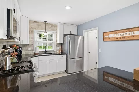 620 Roosevelt Ave, Springfield, MA 01118 photo 8