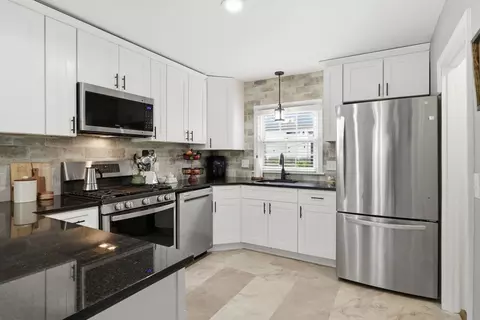 620 Roosevelt Ave, Springfield, MA 01118 photo 6