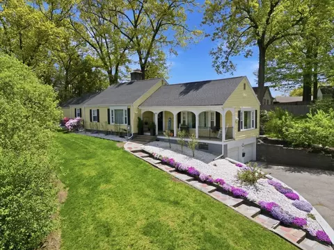 620 Roosevelt Ave, Springfield, MA 01118 photo 2