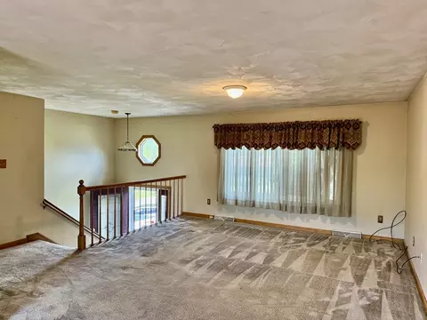 90 Augustus St, Fall River, MA 02721 photo 10