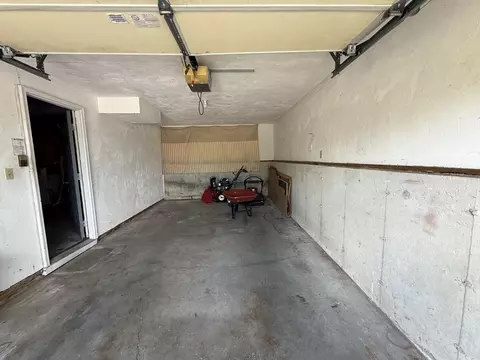 90 Augustus St, Fall River, MA 02721 photo 16