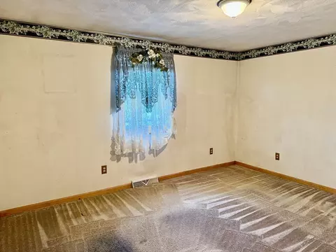 90 Augustus St, Fall River, MA 02721 photo 12