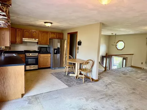 90 Augustus St, Fall River, MA 02721 photo 9