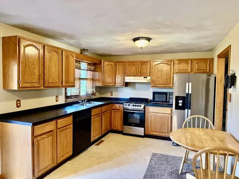 90 Augustus St, Fall River, MA 02721 photo 7