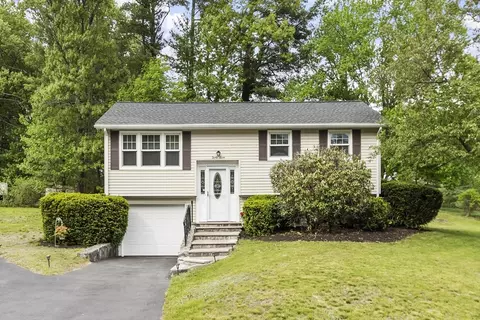 27 Dexter Ave, Dracut, MA 01826