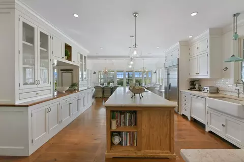 Kitchen - 22 Kent Rd, Barnstable, MA 02630 photo 3 of 4