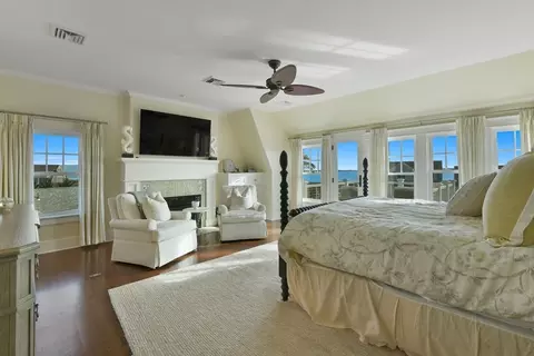 Bedroom - 22 Kent Rd, Barnstable, MA 02630 photo 1 of 6