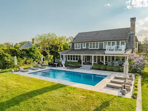 Exterior - 22 Kent Rd, Barnstable, MA 02630 photo 2 of 8