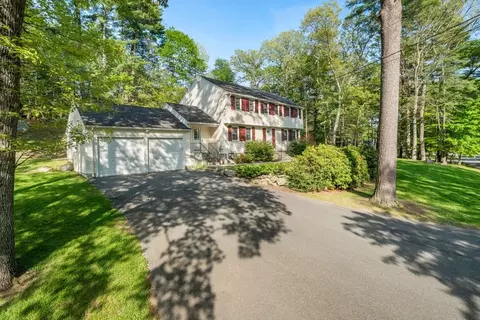 10 Bakers Hl, Weston, MA 02493