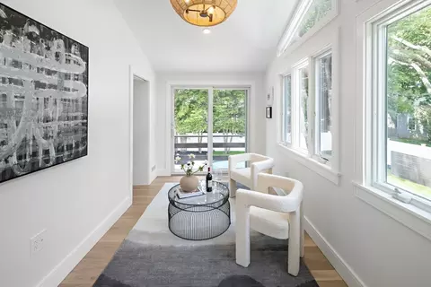 Entry Way - 10 Meredith Cir, Needham, MA 02492 photo 3 of 4