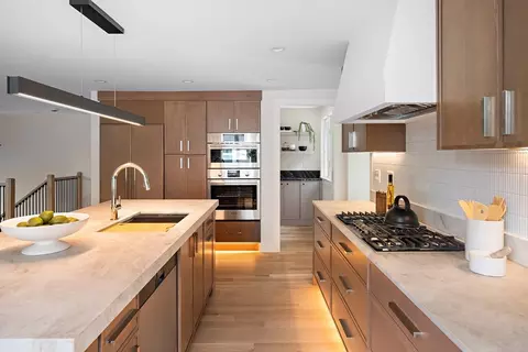 Kitchen - 10 Meredith Cir, Needham, MA 02492 photo 3 of 6