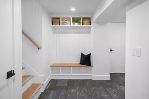 Entry Way - 10 Meredith Cir, Needham, MA 02492 photo 2 of 4