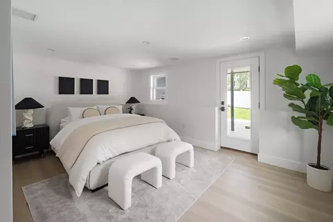 Bedroom - 10 Meredith Cir, Needham, MA 02492 photo 6 of 6