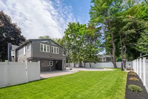 Exterior - 10 Meredith Cir, Needham, MA 02492 photo 3 of 4