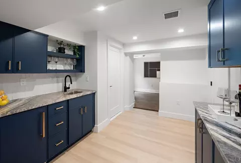 Kitchen - 10 Meredith Cir, Needham, MA 02492 photo 5 of 6