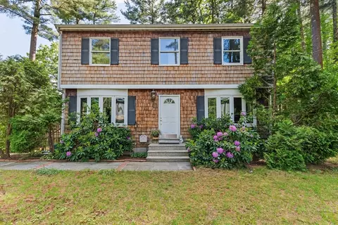 7 Sharon Ave, Norfolk, MA 02056