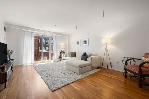 350 North St #403, Boston, MA 02109