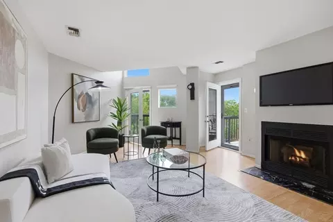97 Anderer Ln #304, Boston, MA 02132