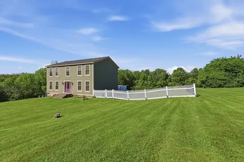 720 E Hill Rd, Oakham, MA 01068