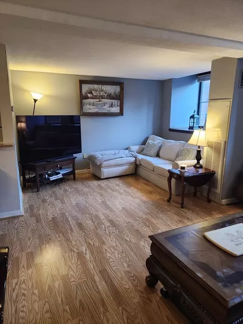 200 Market St #215, Lowell, MA 01852