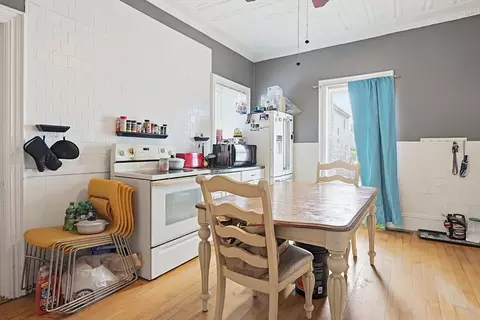 35 Oak St, Lowell, MA 01852 photo 7