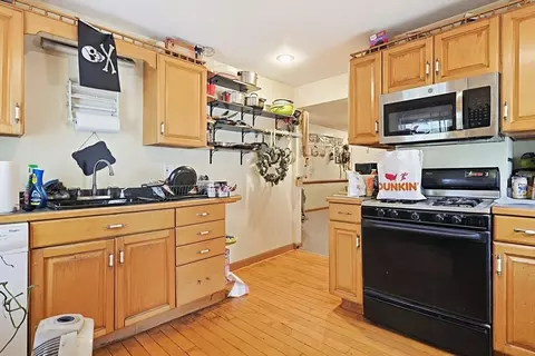 35 Oak St, Lowell, MA 01852 photo 31