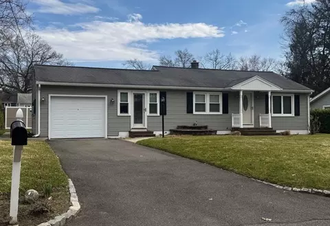 10 Benger Ave, South Hadley, MA 01075
