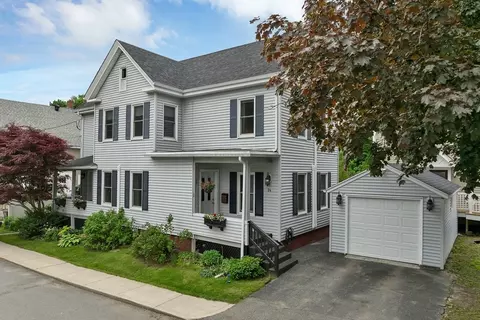 24 Chester St, Amesbury, MA 01913