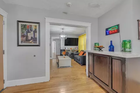 Entry Way - 15 Circuit Ave E, Worcester, MA 01603 photo 1 of 2