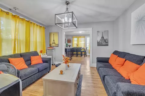 Living - 15 Circuit Ave E, Worcester, MA 01603 photo 1 of 1