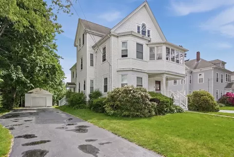 4 W Pine St, Milford, MA 01757