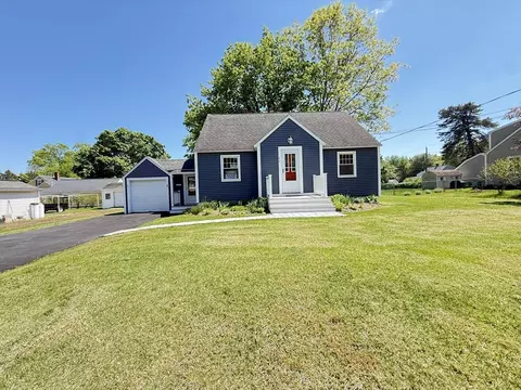 20 Doris Ave, Portsmouth, NH 03801