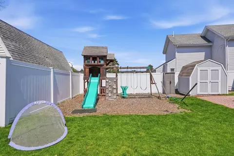 Exterior - 31 Walnut St, Dedham, MA 02026 photo 4 of 6