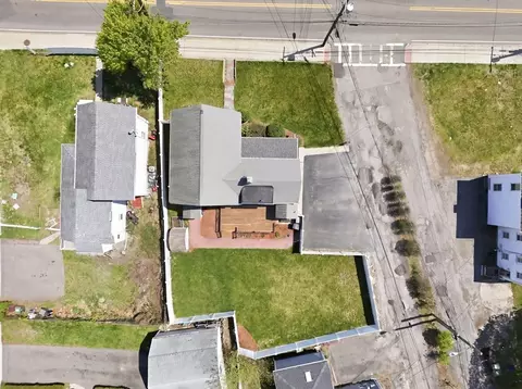 View/Area - 31 Walnut St, Dedham, MA 02026 photo 1 of 2